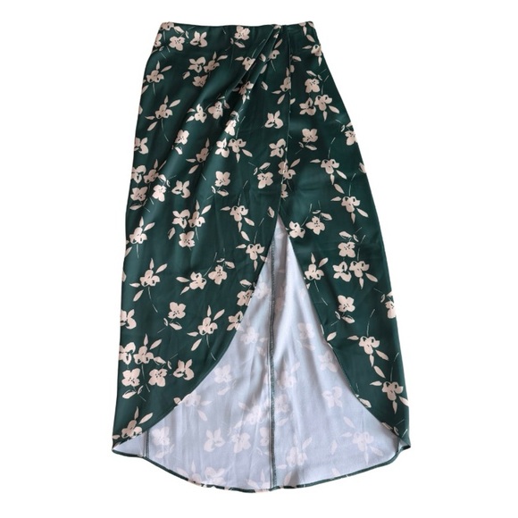 Urban Outfitters Floral Skirt - Picture 2 of 4